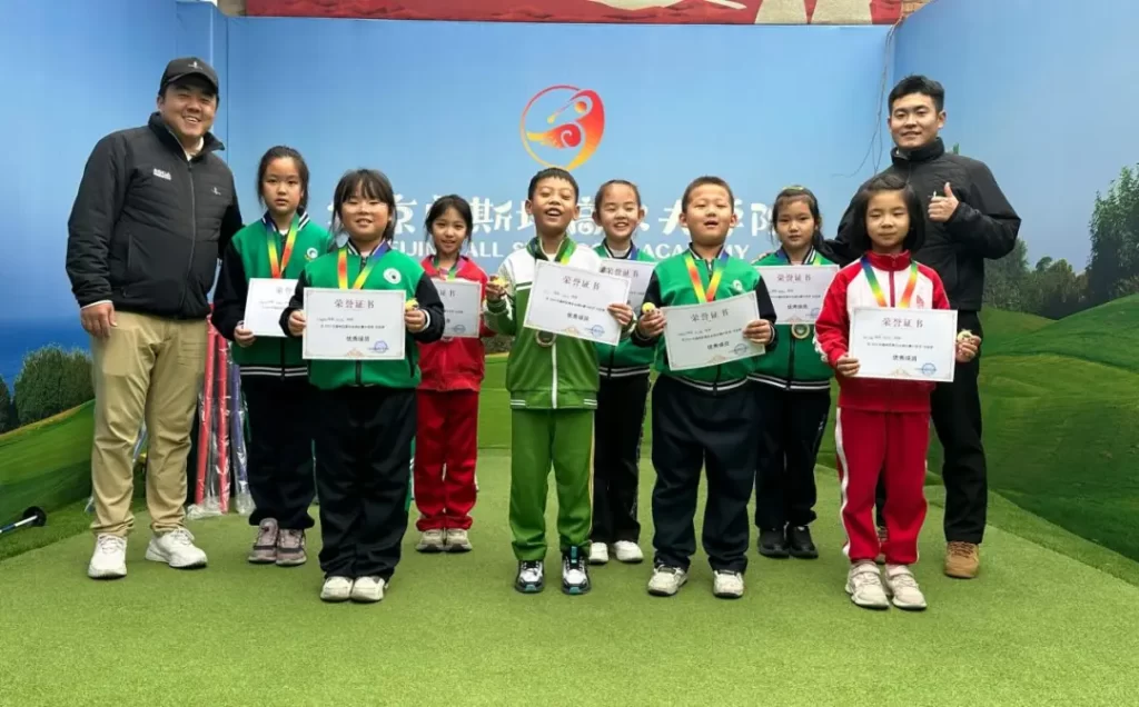 图片[13]-高尔夫进校园成果显著：通州区中小学生比赛见证青少年运动新风尚-北京奥斯塔高尔夫学院